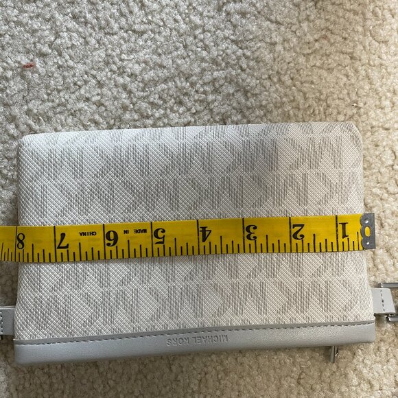 Michael Kors belt bag - Picture 8 of 11